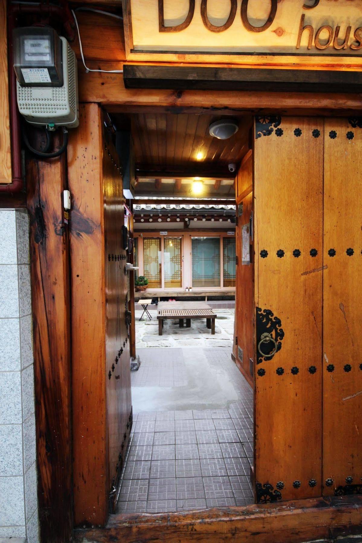 Doo Hanok Guesthouse Seoul Bagian luar foto