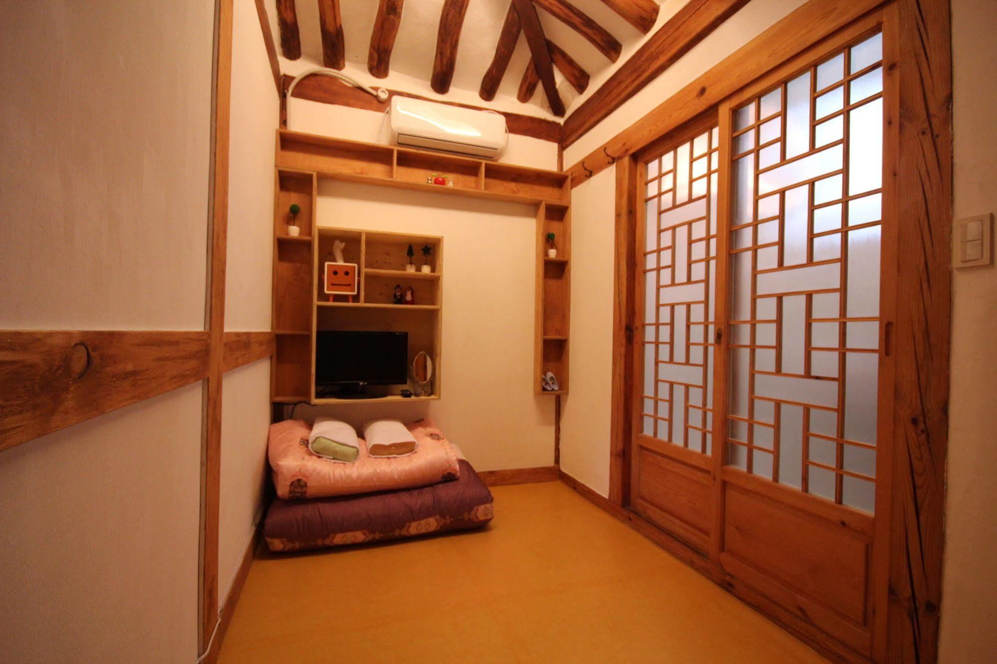 Doo Hanok Guesthouse Seoul Bagian luar foto