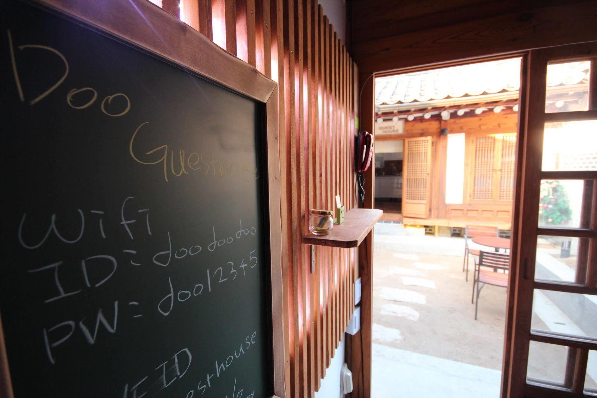 Doo Hanok Guesthouse Seoul Bagian luar foto
