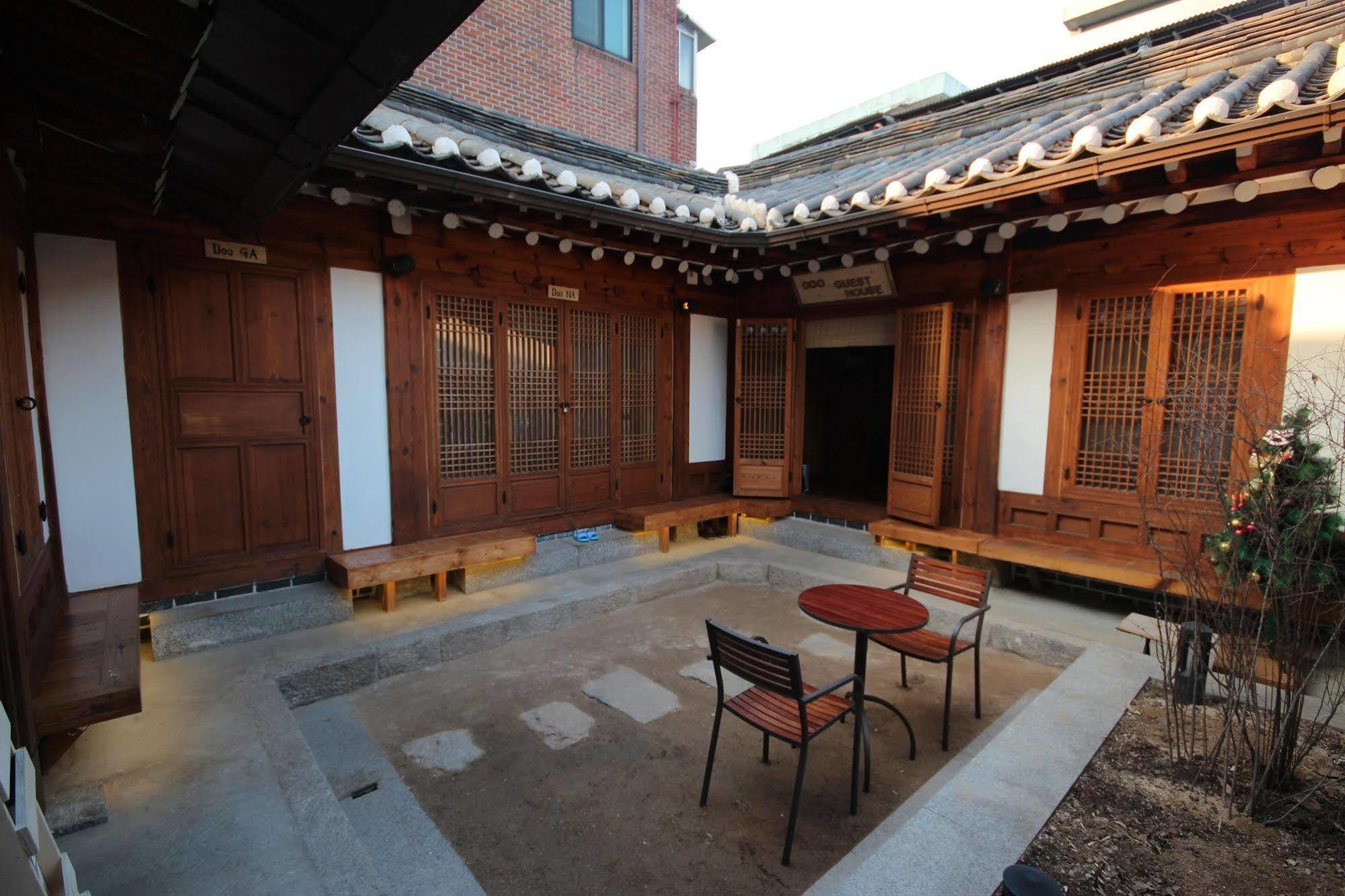 Doo Hanok Guesthouse Seoul Bagian luar foto